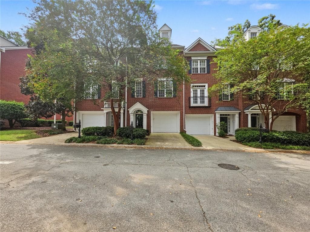 2 bedroom, 3 bathroom, 1,824 sq ft townhouse for sale at 1503 Waters Edge Trail, Roswell, GA 30075 — photo 3