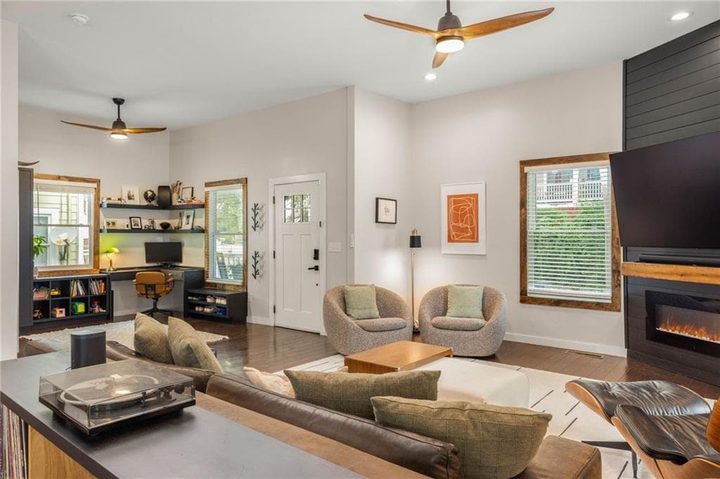 5 bedroom, 3 bathroom, 2,700 sq ft single family residence for sale at 771 Woodson Street, Atlanta, GA 30315 — photo 10
