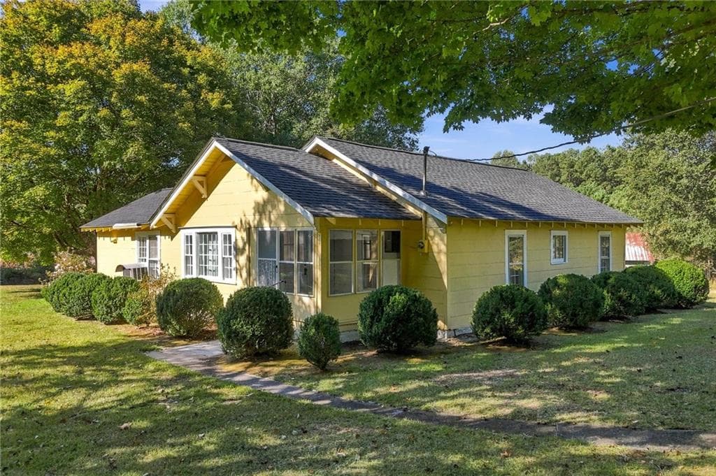 3 bedroom, 1 bathroom, 1,396 sq ft single family residence for sale at 238 Henry Turner Trail, Ball Ground, GA 30107