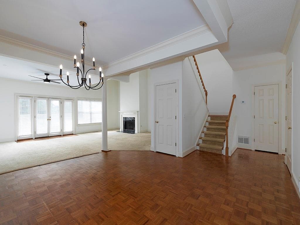 3 bedroom, 3 bathroom, 2,200 sq ft condominium for sale at 5996 Mitchell Road 11, Sandy Springs, GA 30328 — photo 7