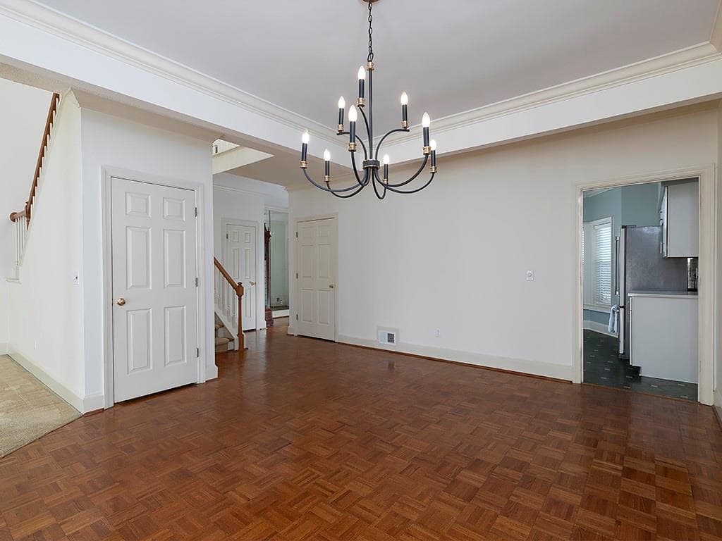 3 bedroom, 3 bathroom, 2,200 sq ft condominium for sale at 5996 Mitchell Road 11, Sandy Springs, GA 30328 — photo 10