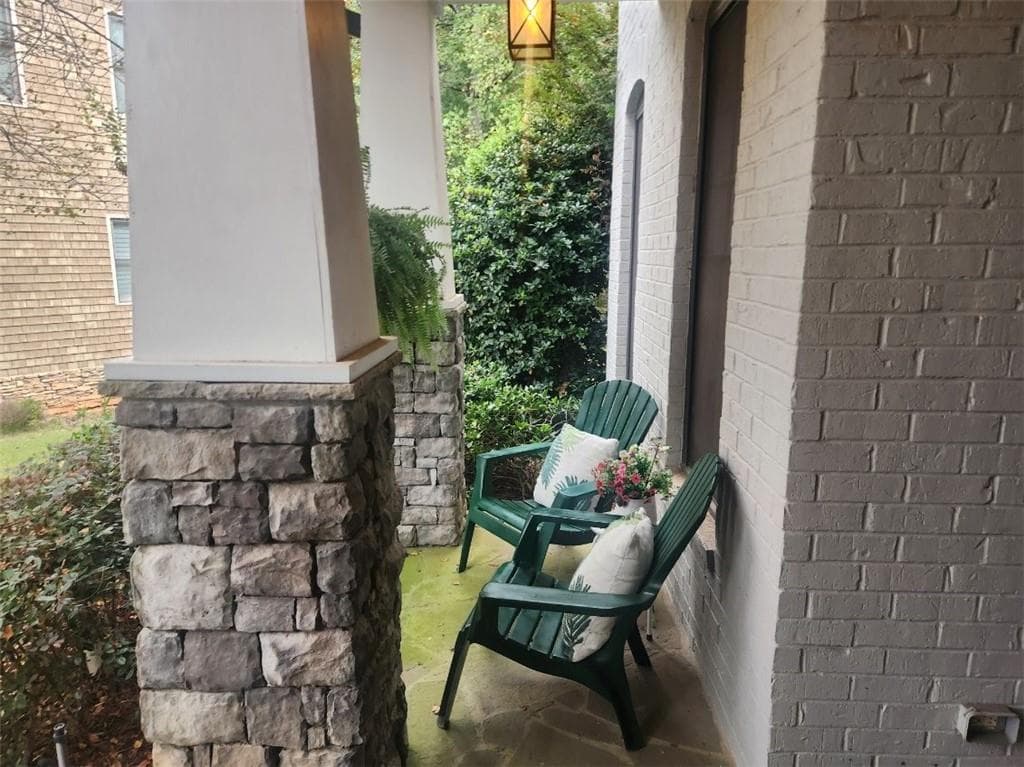 4 bedroom, 4 bathroom, 3,004 sq ft single family residence for sale at 1074 Greenglen Drive, Smyrna, GA 30080 — photo 3