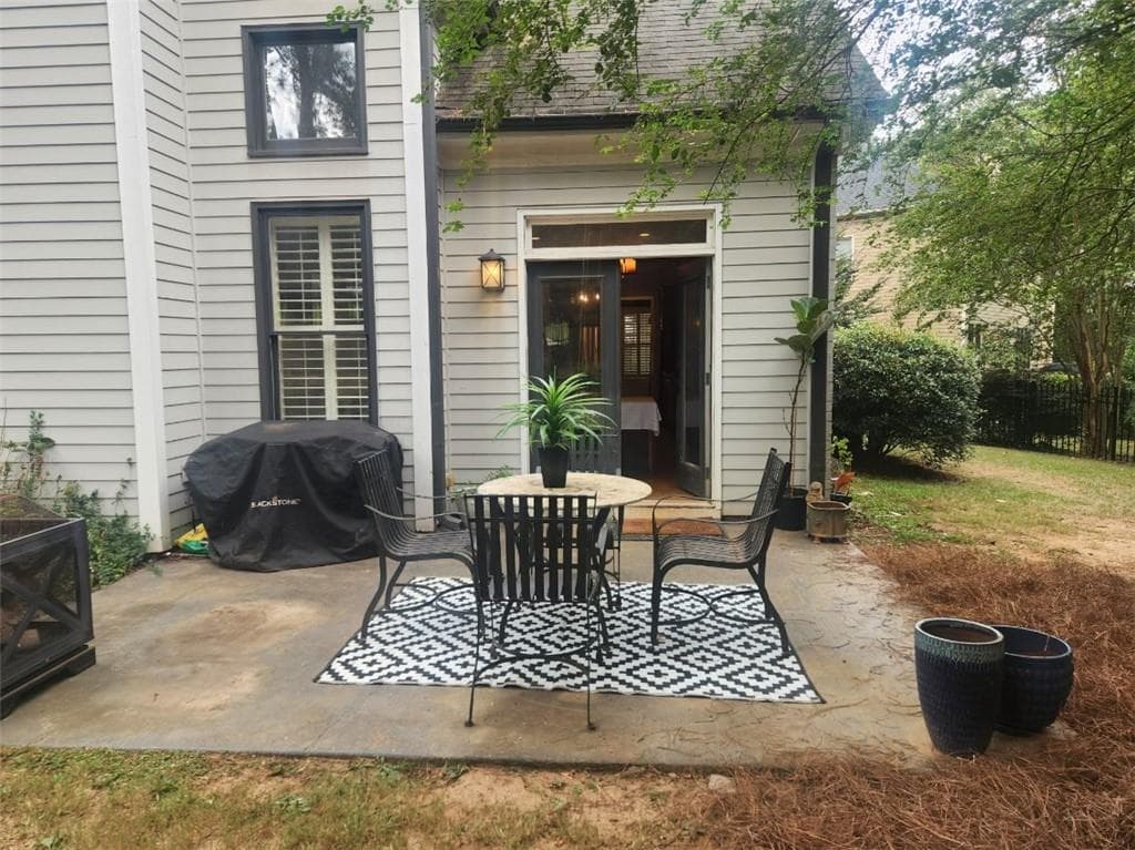 4 bedroom, 4 bathroom, 3,004 sq ft single family residence for sale at 1074 Greenglen Drive, Smyrna, GA 30080 — photo 9