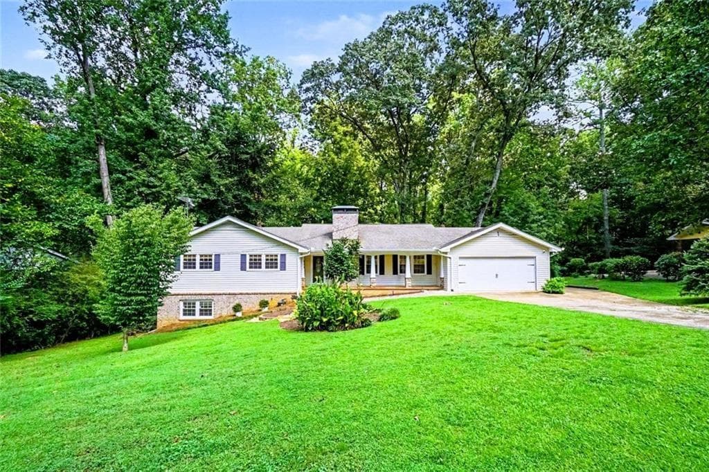 5 bedroom, 2 bathroom, 2,785 sq ft single family residence for sale at 578 Glennhaven Drive, Marietta, GA 30064 — photo 2