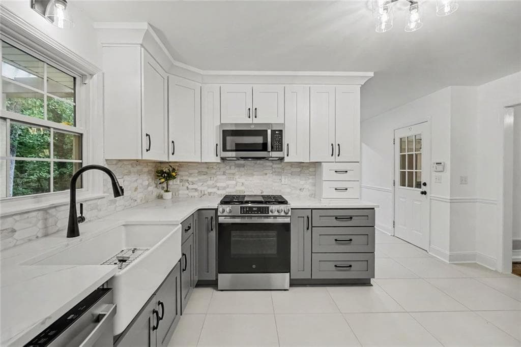 5 bedroom, 2 bathroom, 2,785 sq ft single family residence for sale at 578 Glennhaven Drive, Marietta, GA 30064 — photo 6