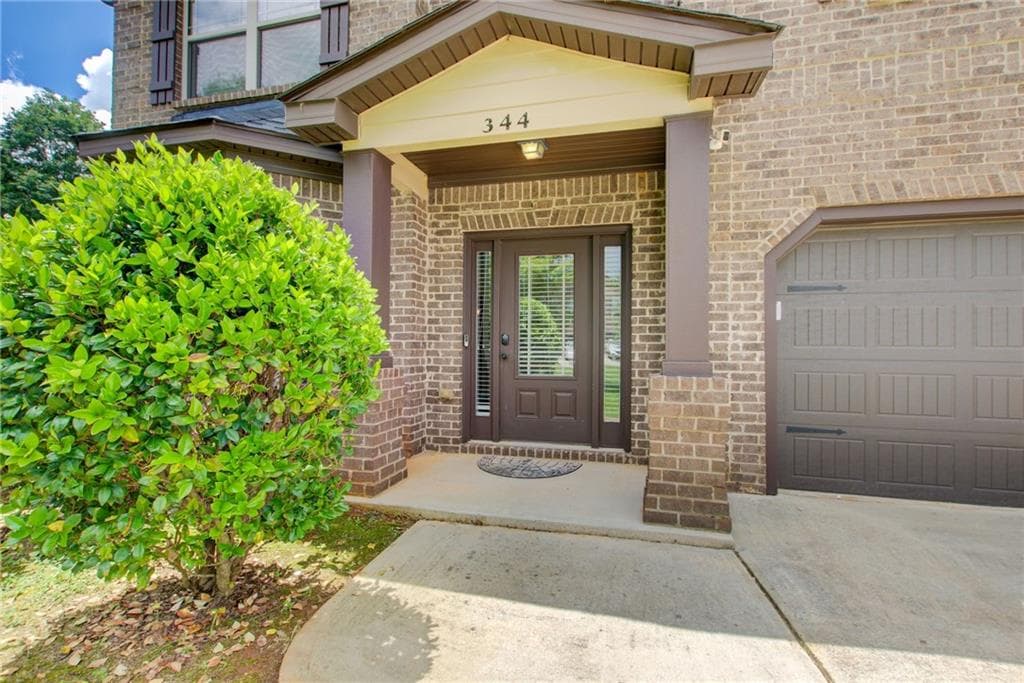 4 bedroom, 3 bathroom, 2,698 sq ft single family residence for sale at 344 Mango Court, Mcdonough, GA 30253 — photo 3