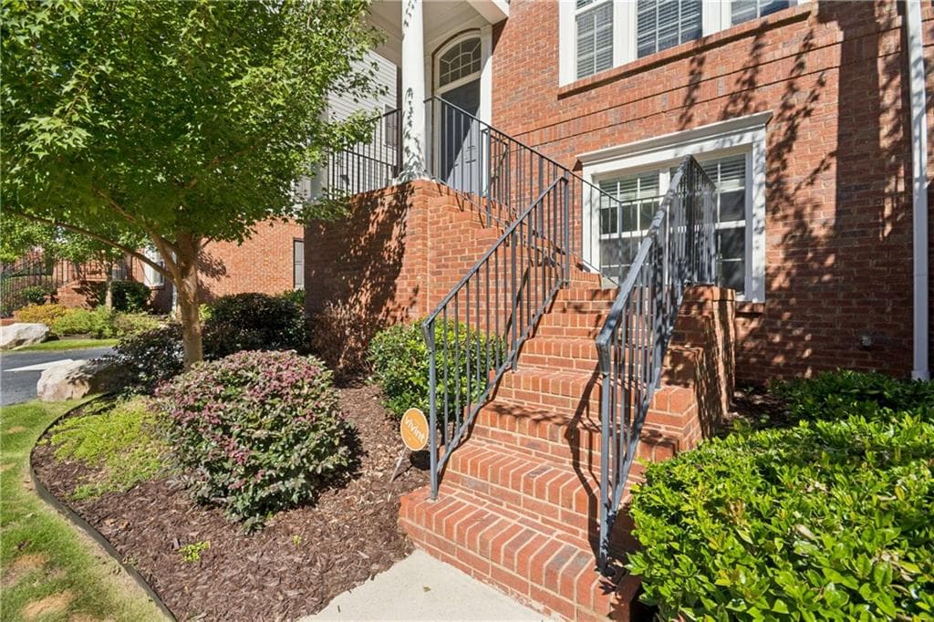 3 bedroom, 4 bathroom, 1,857 sq ft townhouse for sale at 2253 Limehurst Drive, Atlanta, GA 30319 — photo 5