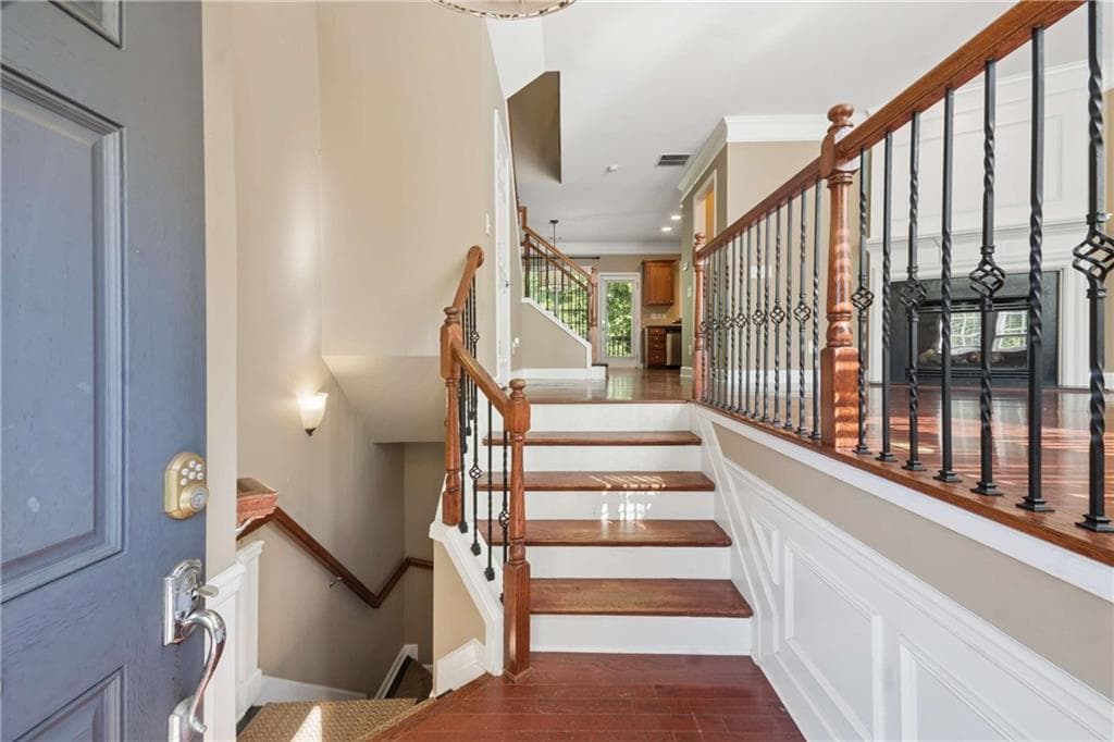 3 bedroom, 4 bathroom, 1,857 sq ft townhouse for sale at 2253 Limehurst Drive, Atlanta, GA 30319 — photo 6