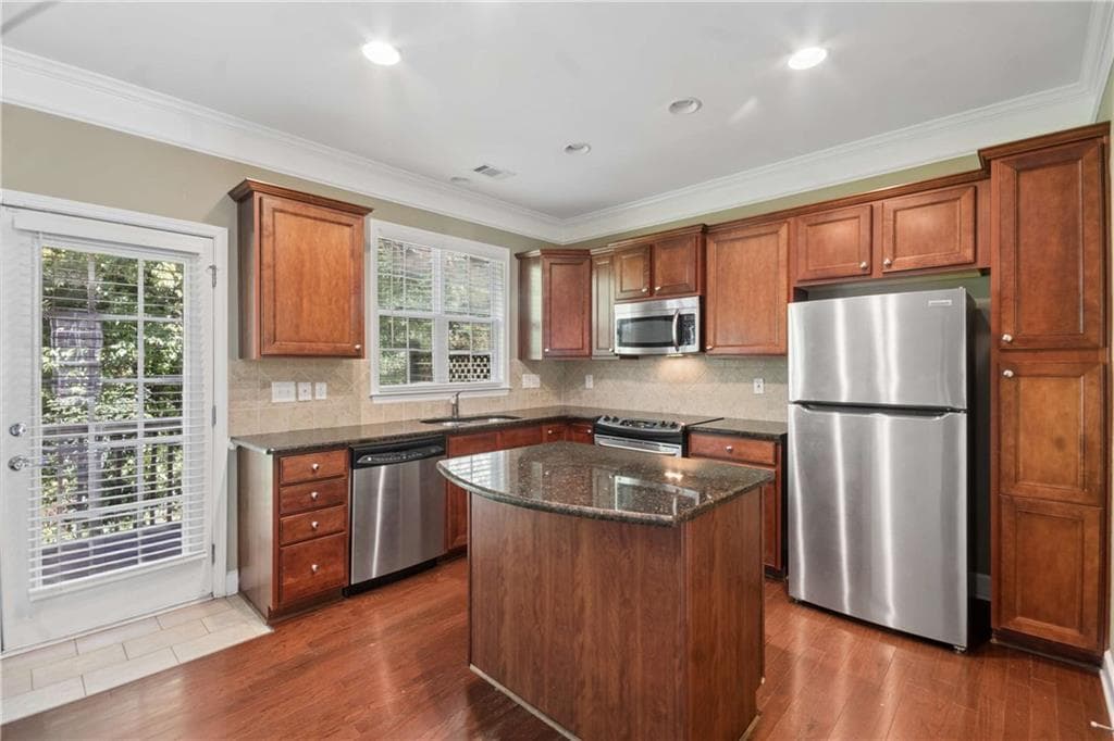 3 bedroom, 4 bathroom, 1,857 sq ft townhouse for sale at 2253 Limehurst Drive, Atlanta, GA 30319 — photo 10