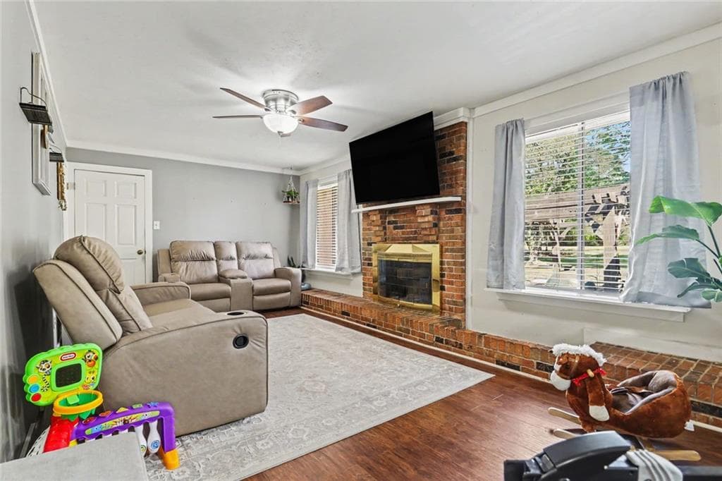 4 bedroom, 2 bathroom, 1,712 sq ft single family residence for sale at 5829 Clarks Bridge Road, Clermont, GA 30527 — photo 2