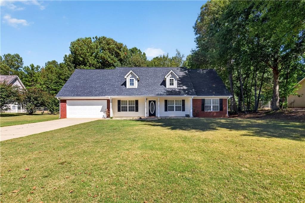 3 bedroom, 2 bathroom, 1,532 sq ft single family residence for sale at 316 Cobb Court, Hampton, GA 30228