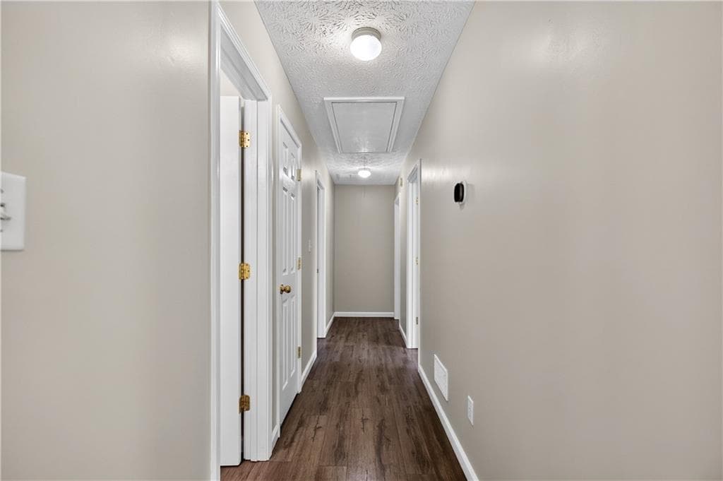 3 bedroom, 2 bathroom, 1,532 sq ft single family residence for sale at 316 Cobb Court, Hampton, GA 30228 — photo 6