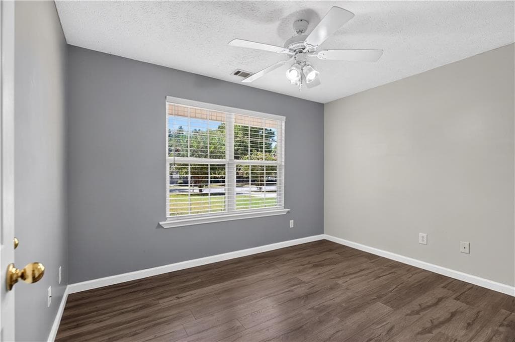 3 bedroom, 2 bathroom, 1,532 sq ft single family residence for sale at 316 Cobb Court, Hampton, GA 30228 — photo 7