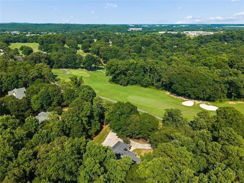 5 bedroom, 4 bathroom, 5,632 sq ft single family residence for sale at 5720 Golf Club Drive, Braselton, GA 30517 — photo 5
