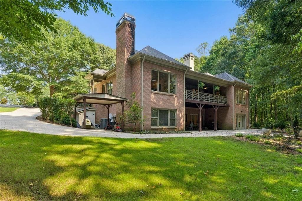 5 bedroom, 4 bathroom, 5,632 sq ft single family residence for sale at 5720 Golf Club Drive, Braselton, GA 30517 — photo 10