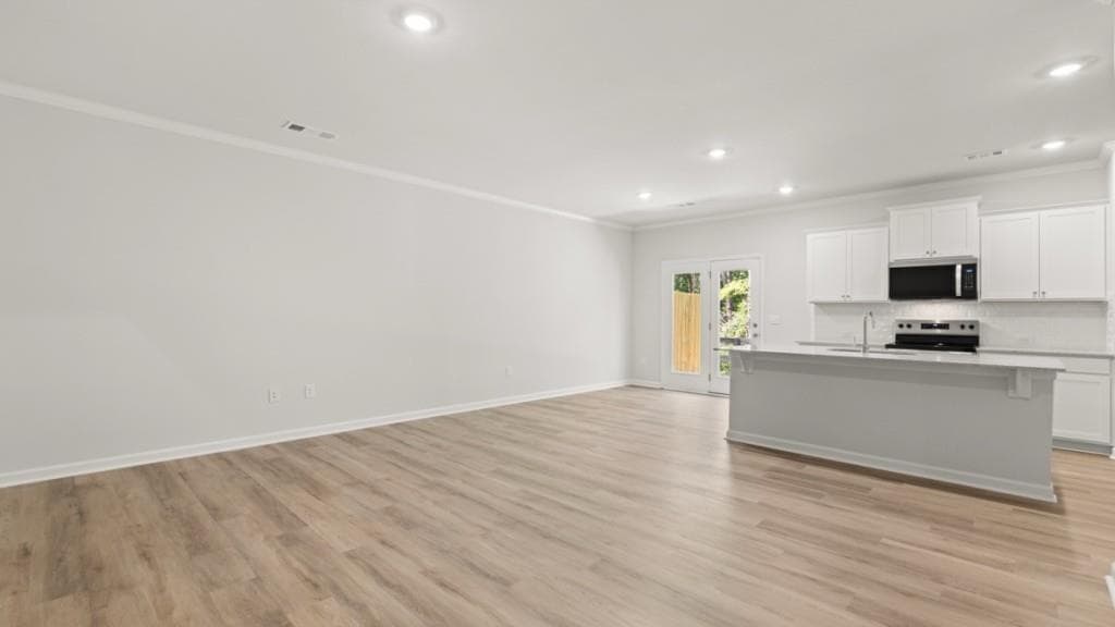 3 bedroom, 3 bathroom, 1,877 sq ft single family residence for sale at 4188 Kestrel Court, Gainesville, GA 30506 — photo 3