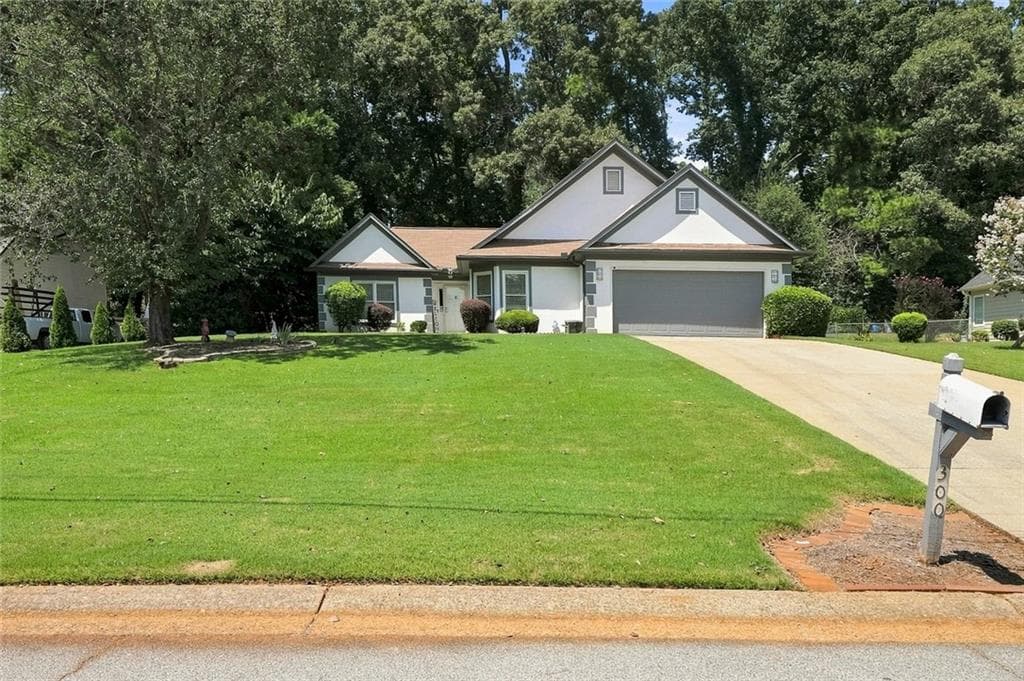 3 bedroom, 2 bathroom, 2,064 sq ft single family residence for sale at 300 Leigh Kay Drive, Lawrenceville, GA 30046 — photo 4
