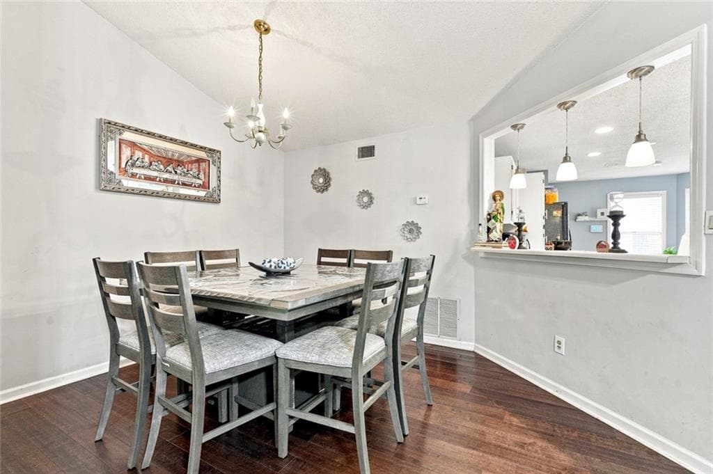 3 bedroom, 2 bathroom, 2,064 sq ft single family residence for sale at 300 Leigh Kay Drive, Lawrenceville, GA 30046 — photo 6