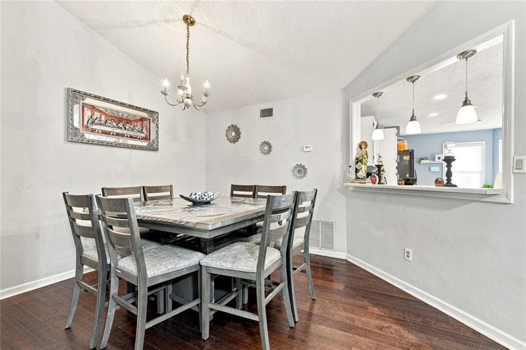 3 bedroom, 2 bathroom, 2,064 sq ft single family residence for sale at 300 Leigh Kay Drive, Lawrenceville, GA 30046 — photo 7
