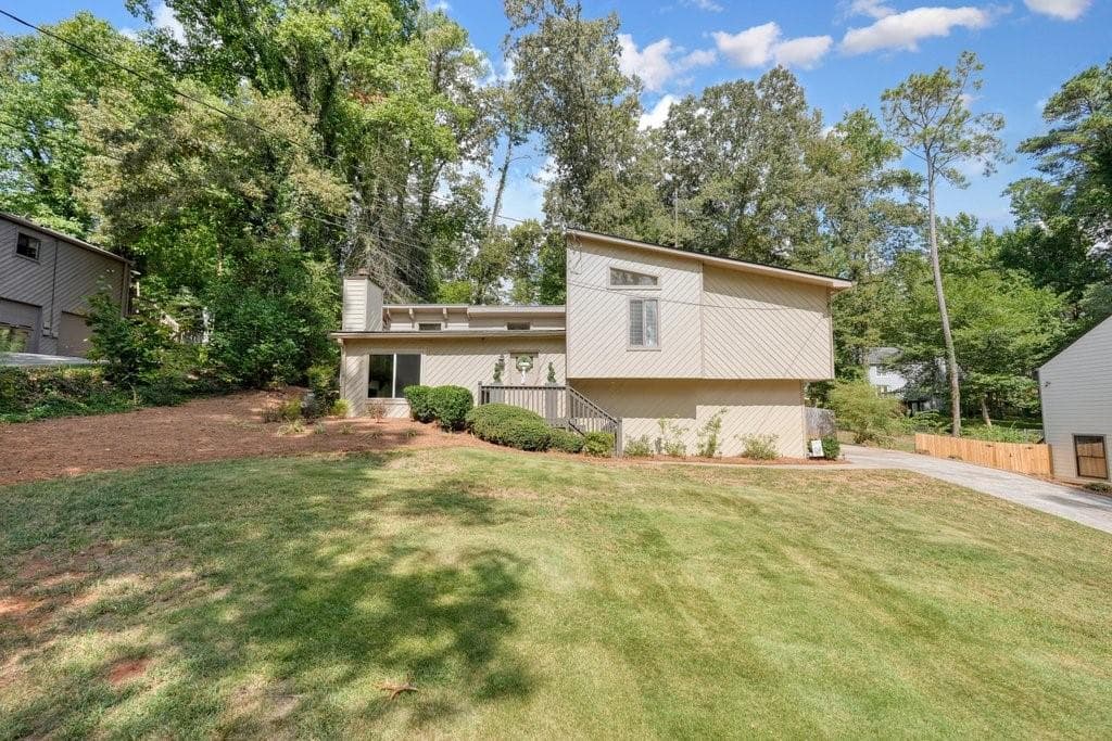 3 bedroom, 2 bathroom, 1,437 sq ft single family residence for sale at 1755 Jody Drive, Marietta, GA 30066 — photo 3