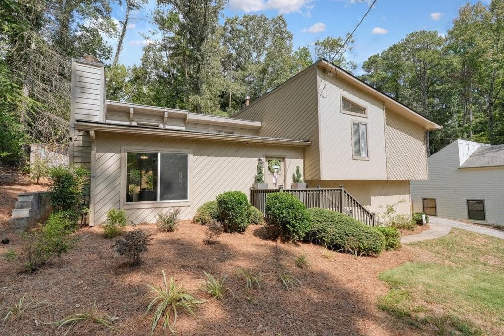 3 bedroom, 2 bathroom, 1,437 sq ft single family residence for sale at 1755 Jody Drive, Marietta, GA 30066 — photo 5