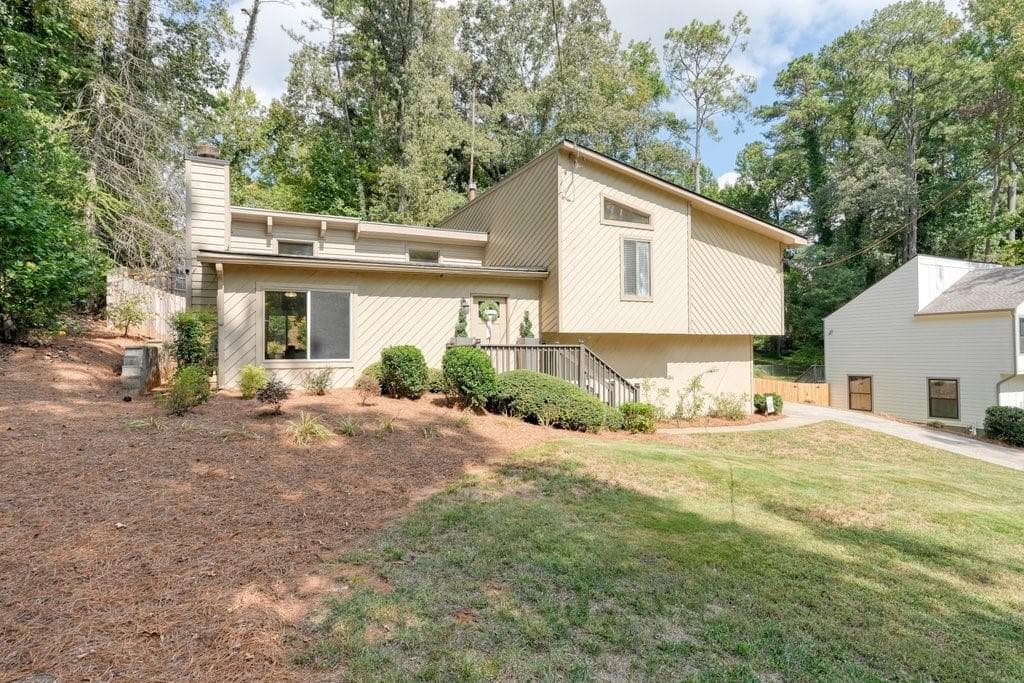 3 bedroom, 2 bathroom, 1,437 sq ft single family residence for sale at 1755 Jody Drive, Marietta, GA 30066 — photo 6