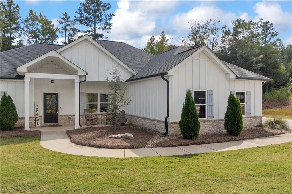 4 bedroom, 2 bathroom, 1,889 sq ft single family residence for sale at 1094 Mcleod Estates Drive, Monroe, GA 30655 — photo 3
