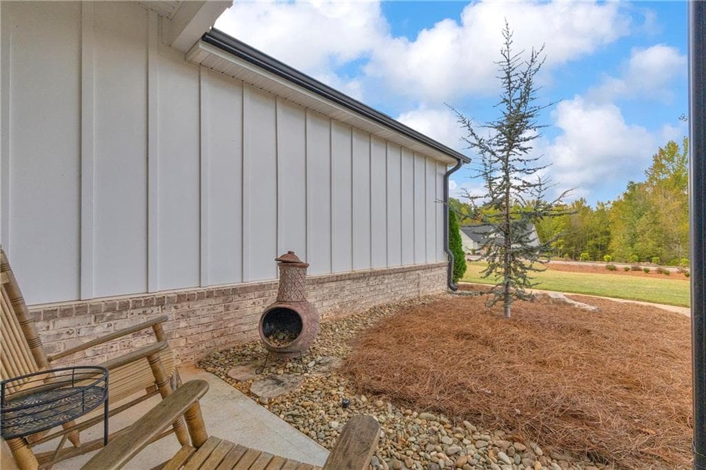 4 bedroom, 2 bathroom, 1,889 sq ft single family residence for sale at 1094 Mcleod Estates Drive, Monroe, GA 30655 — photo 7