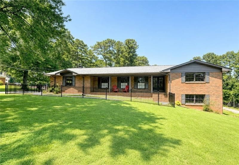 5 bedroom, 3 bathroom, 2,088 sq ft single family residence for sale at 381 Chicopee Drive, Marietta, GA 30060 — photo 2