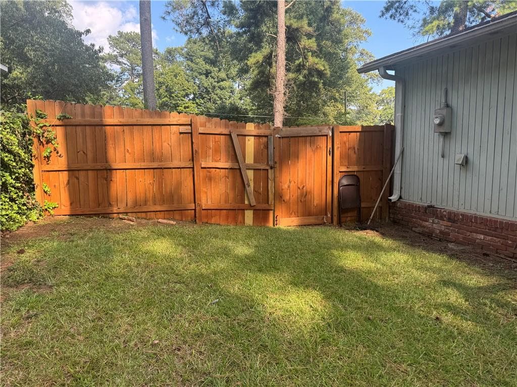 3 bedroom, 2 bathroom, 1,141 sq ft single family residence for sale at 3530 Kenland Road, Smyrna, GA 30082 — photo 6