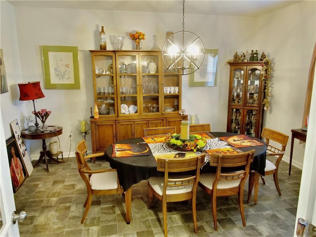 4 bedroom, 3 bathroom, 2,591 sq ft single family residence for sale at 129 Park Lane, Fairburn, GA 30213 — photo 4