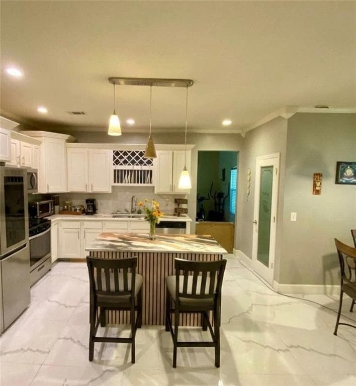 5 bedroom, 3 bathroom, 3,266 sq ft single family residence for sale at 500 Saint Helen Way Way, Fairburn, GA 30213 — photo 3