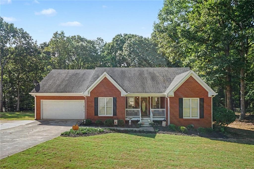3 bedroom, 2 bathroom, 1,564 sq ft single family residence for sale at 4100 Jewel Ridge, Monroe, GA 30655