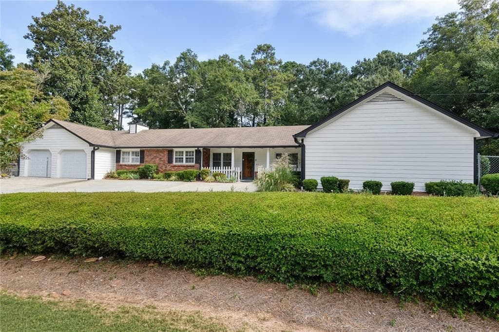 4 bedroom, 5 bathroom, 2,446 sq ft single family residence for sale at 3605 Shallowford Road, Marietta, GA 30062