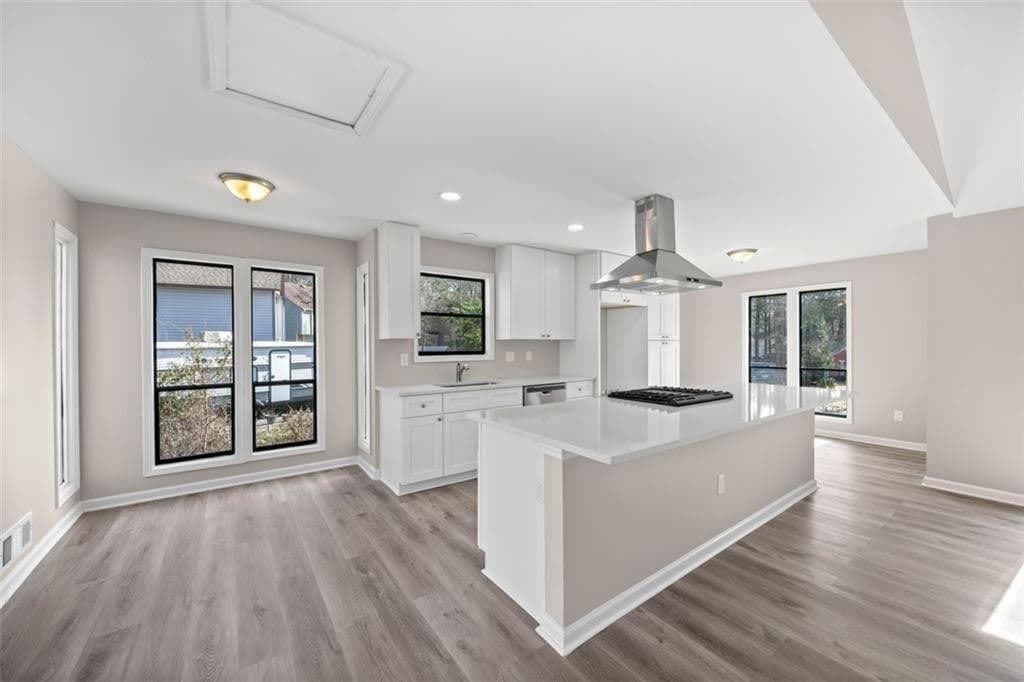 4 bedroom, 3 bathroom, 2,340 sq ft single family residence for sale at 2673 Deerfield Circle, Marietta, GA 30064 — photo 7