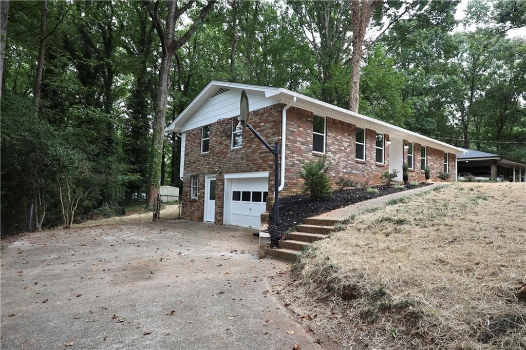 3 bedroom, 2 bathroom, 1,315 sq ft single family residence for sale at 3941 Canterbury Walk, Douglasville, GA 30135 — photo 3