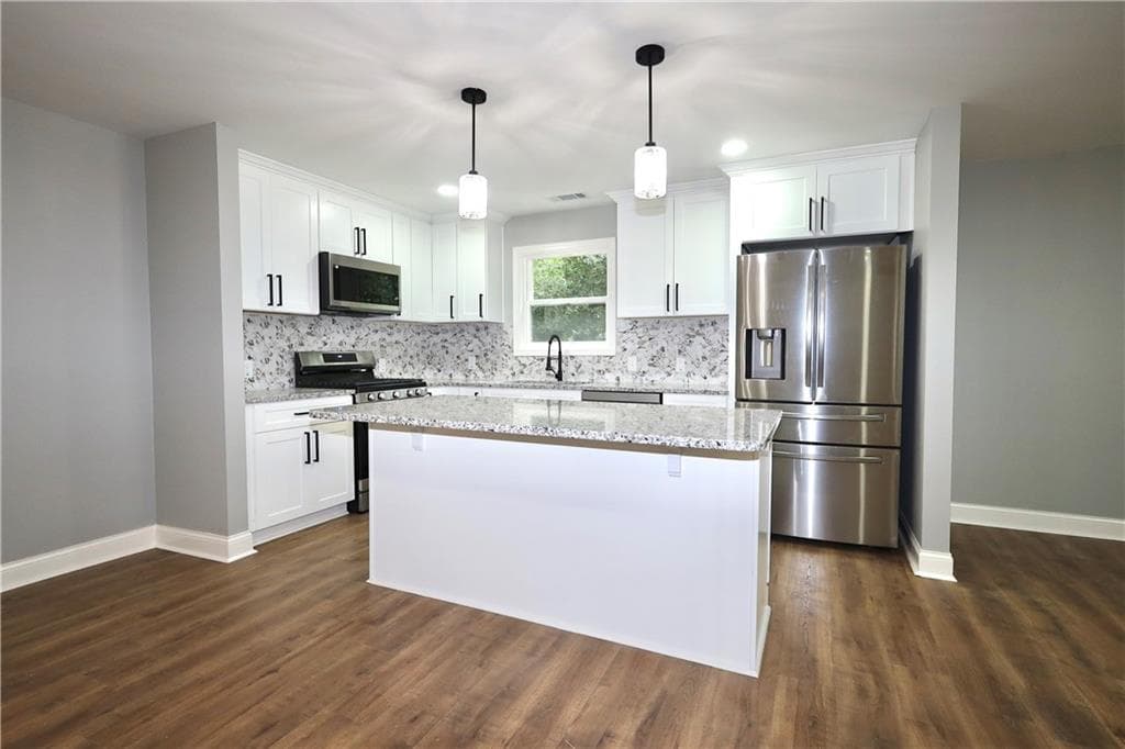 3 bedroom, 2 bathroom, 1,315 sq ft single family residence for sale at 3941 Canterbury Walk, Douglasville, GA 30135 — photo 6