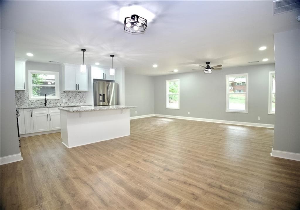3 bedroom, 2 bathroom, 1,315 sq ft single family residence for sale at 3941 Canterbury Walk, Douglasville, GA 30135 — photo 9