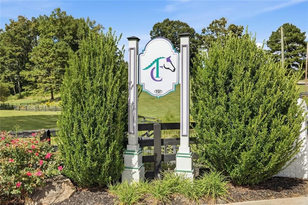 5 bedroom, 5 bathroom, 6,115 sq ft single family residence for sale at 565 Old Lathemtown Road, Canton, GA 30115 — photo 3
