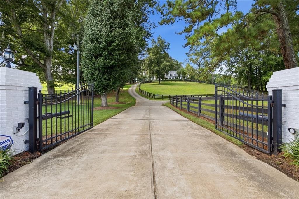 5 bedroom, 5 bathroom, 6,115 sq ft single family residence for sale at 565 Old Lathemtown Road, Canton, GA 30115 — photo 4