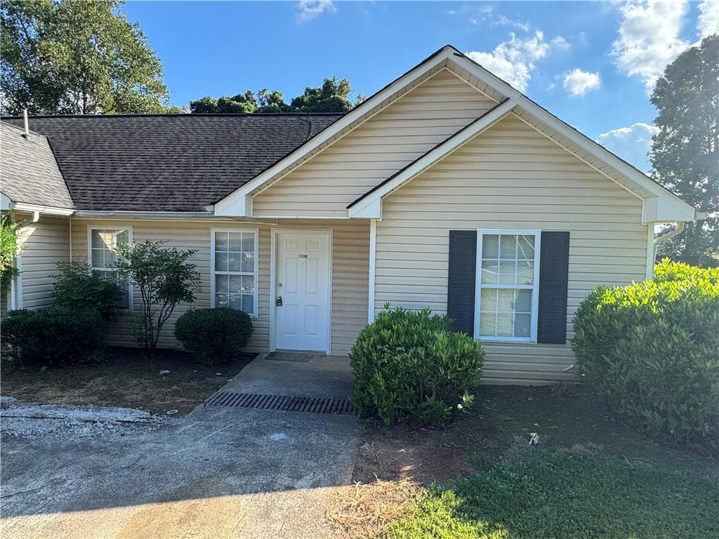 2 bedroom, 2 bathroom, 860 sq ft townhouse for rent at 113 W Sellers Street B, Jasper, GA 30143 for $1,350 a month