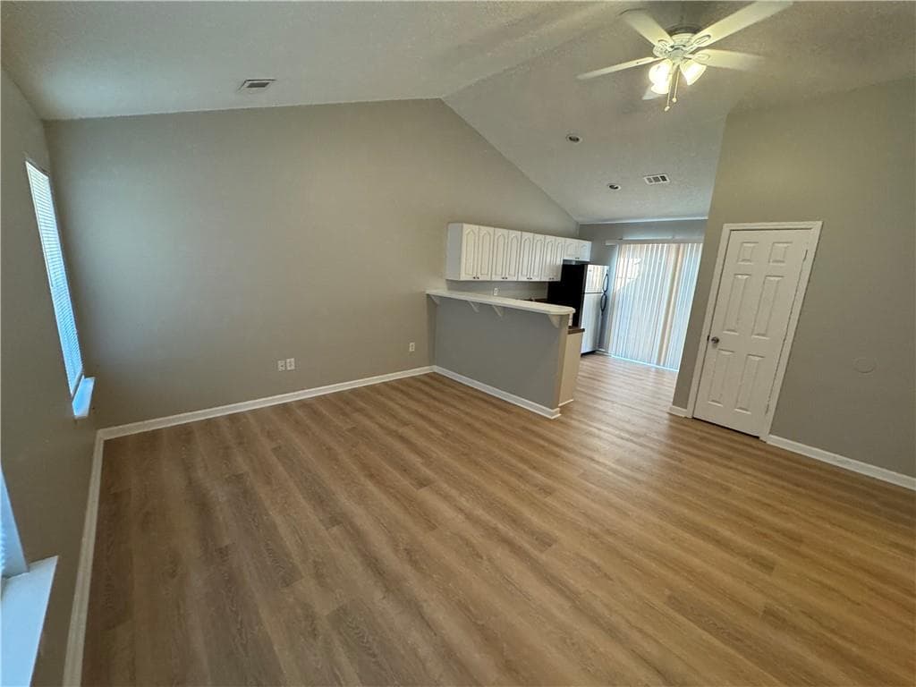 2 bedroom, 2 bathroom, 860 sq ft townhouse for rent at 113 W Sellers Street B, Jasper, GA 30143 for $1,350 a month — photo 2