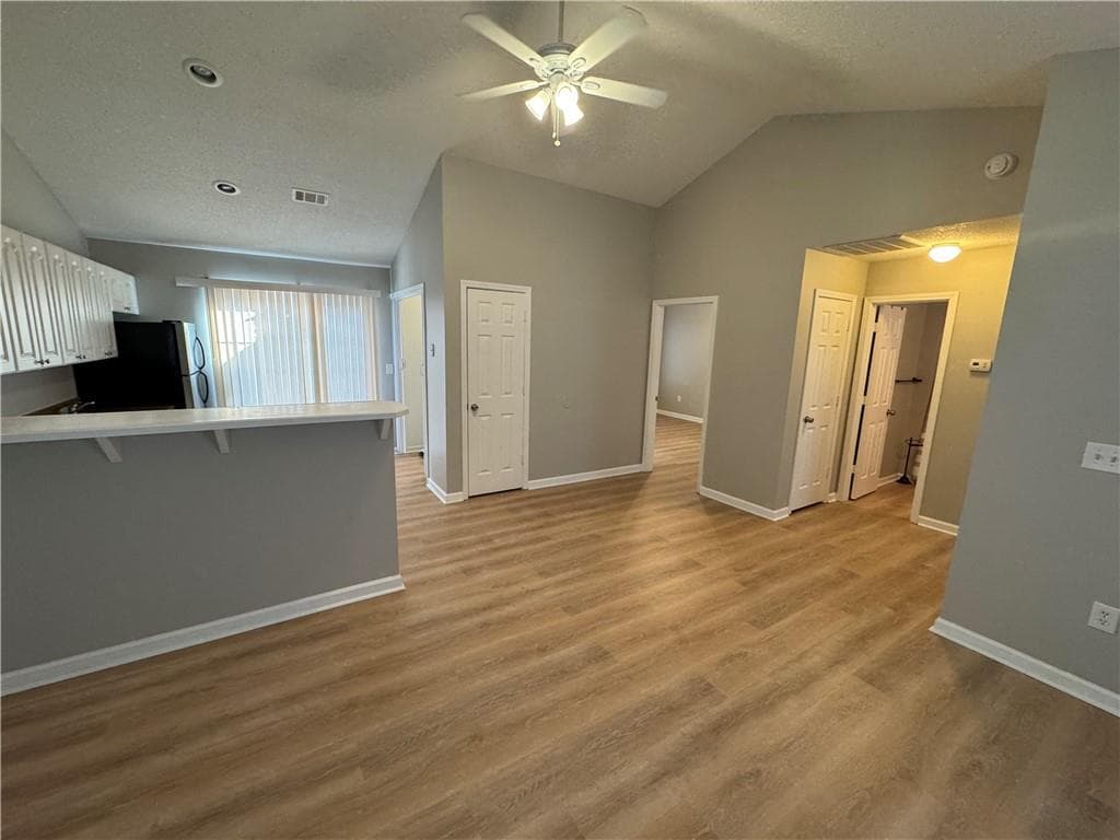 2 bedroom, 2 bathroom, 860 sq ft townhouse for rent at 113 W Sellers Street B, Jasper, GA 30143 for $1,350 a month — photo 3