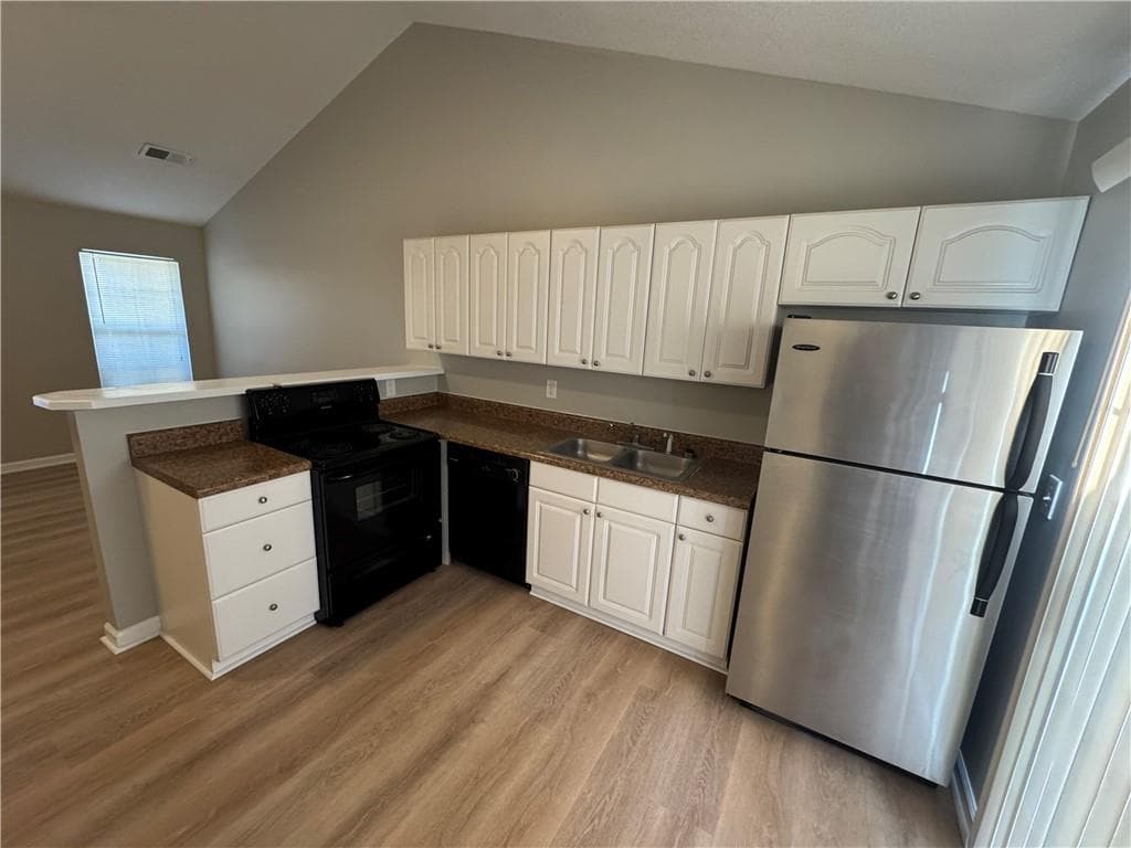 2 bedroom, 2 bathroom, 860 sq ft townhouse for rent at 113 W Sellers Street B, Jasper, GA 30143 for $1,350 a month — photo 4