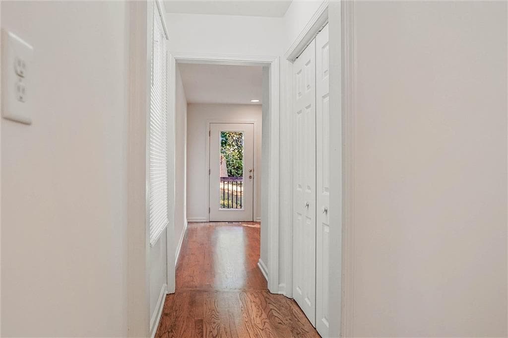 3 bedroom, 2 bathroom, 1,054 sq ft single family residence for sale at 1464 Hawthorne Avenue, Atlanta, GA 30309 — photo 6