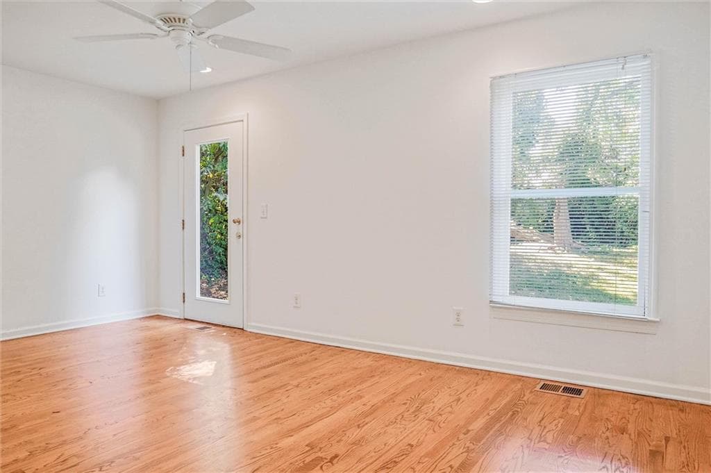 3 bedroom, 2 bathroom, 1,054 sq ft single family residence for sale at 1464 Hawthorne Avenue, Atlanta, GA 30309 — photo 8