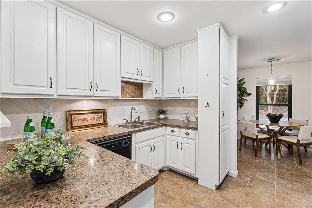 3 bedroom, 2 bathroom, 1,455 sq ft single family residence for sale at 1611 Northlake Springs Court, Decatur, GA 30033 — photo 7