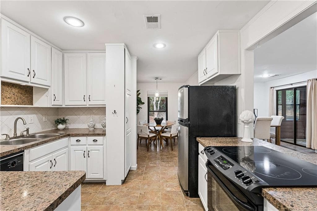 3 bedroom, 2 bathroom, 1,455 sq ft single family residence for sale at 1611 Northlake Springs Court, Decatur, GA 30033 — photo 8