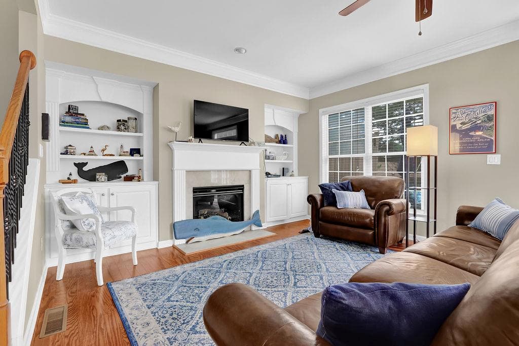 4 bedroom, 4 bathroom, 1,920 sq ft townhouse for sale at 11030 Skyway Drive, Johns Creek, GA 30097 — photo 2