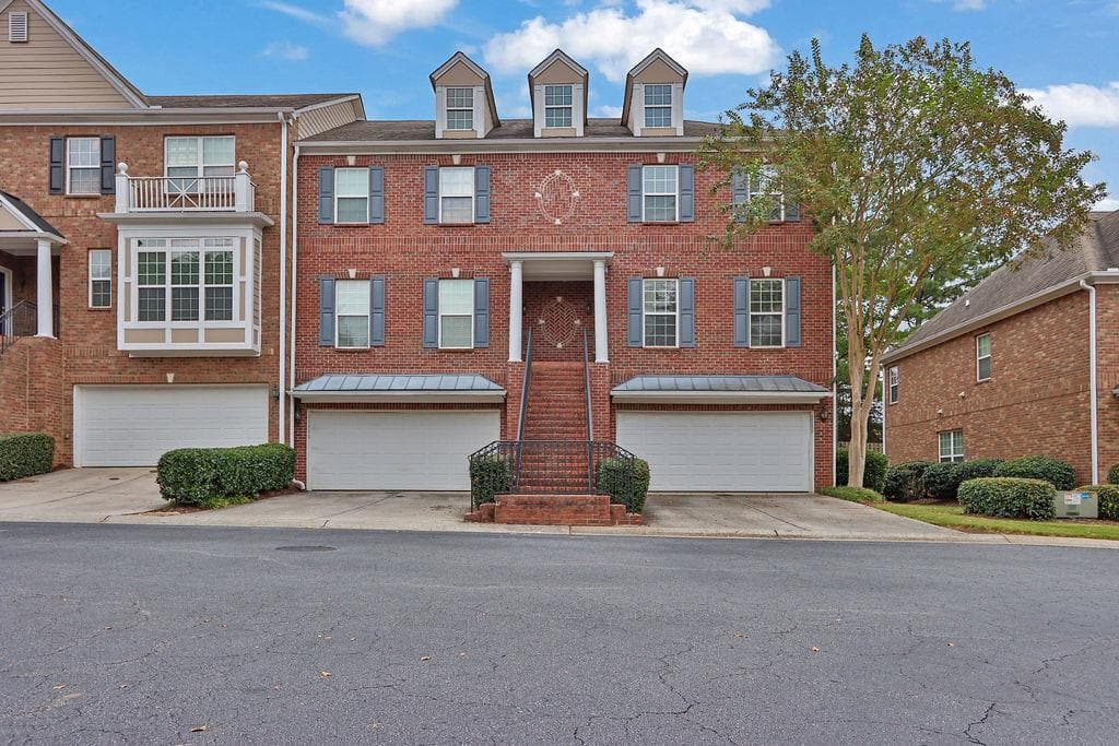 4 bedroom, 4 bathroom, 1,920 sq ft townhouse for sale at 11030 Skyway Drive, Johns Creek, GA 30097 — photo 7